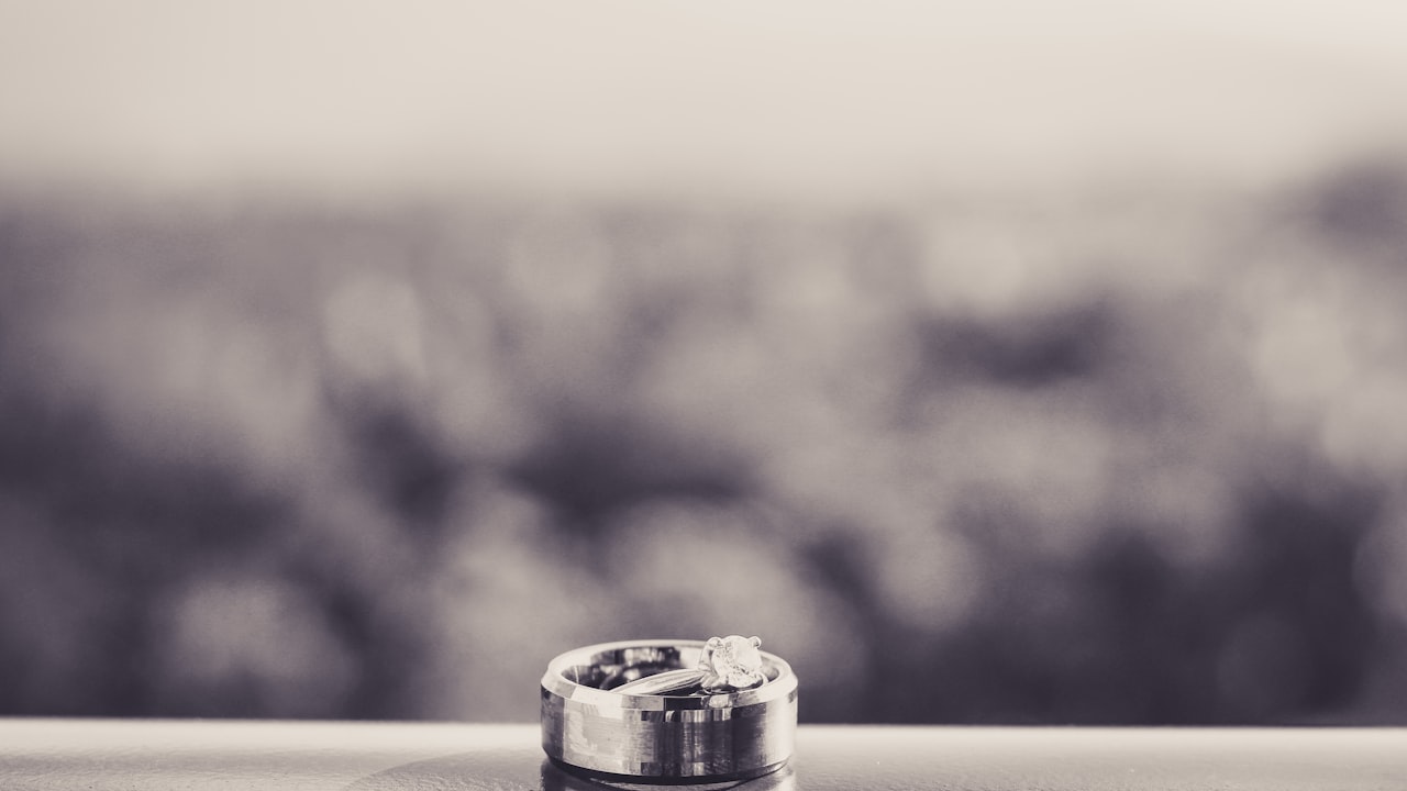 Earthly Treasures: Ethical and Biodegradable Jewelry Packaging for the Nature Lover